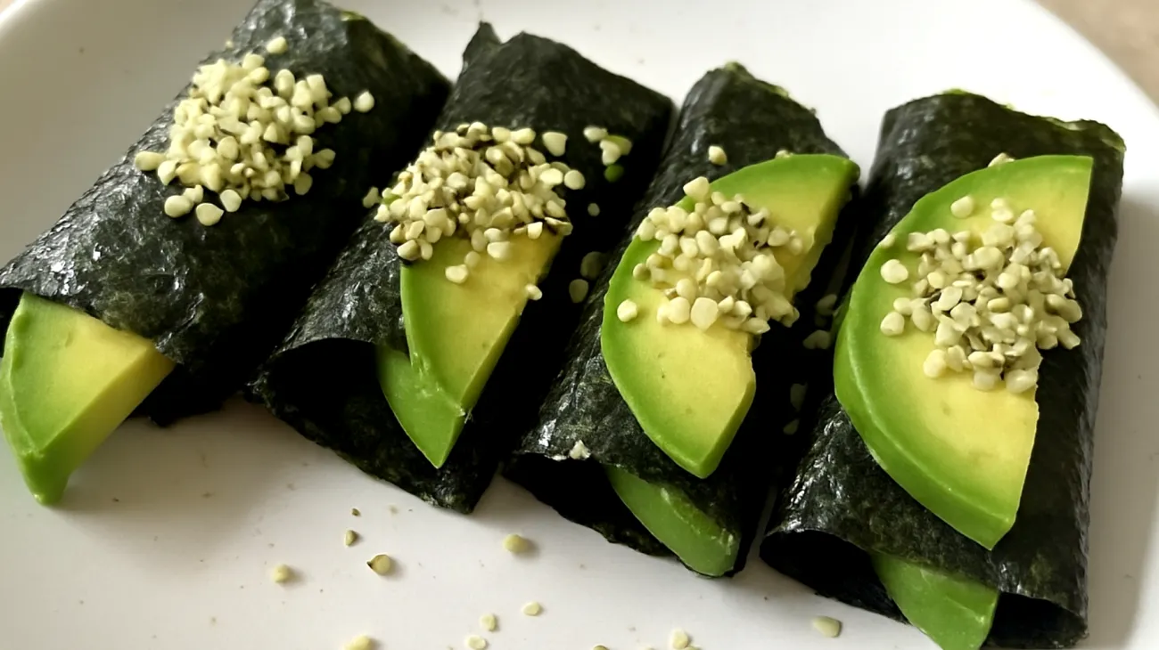 Nori-Algen-Wraps mit Hanfsamen und Avocado"